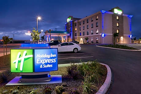 Holiday Inn Express & Suites Bakersfield Airport By IHG