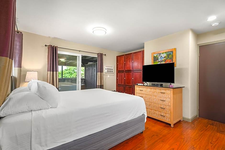 Photo 1 of 5 of 1 Bedroom Suite, Bay View