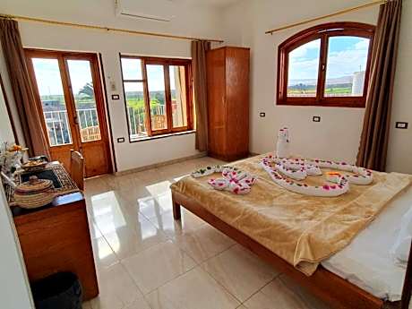 Single Room with Mountain View