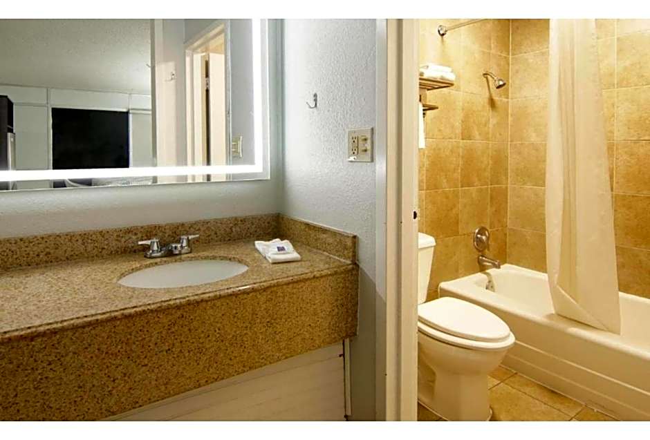 Motel 6 Mesquite, TX Town East