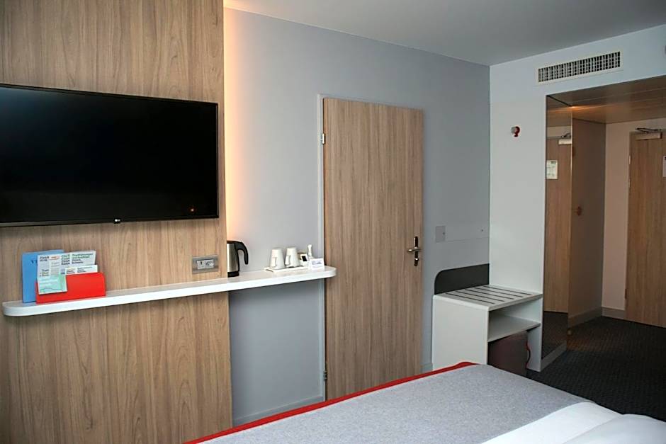 Holiday Inn Express Zürich Airport By IHG