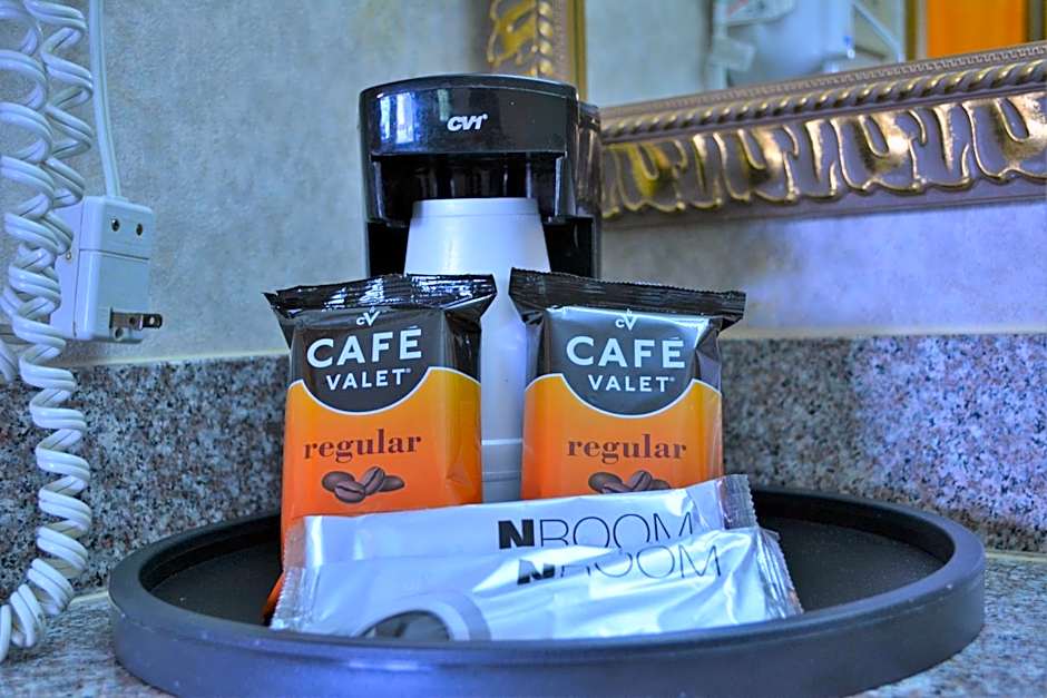 Deluxe Inn - Fayetteville I-95