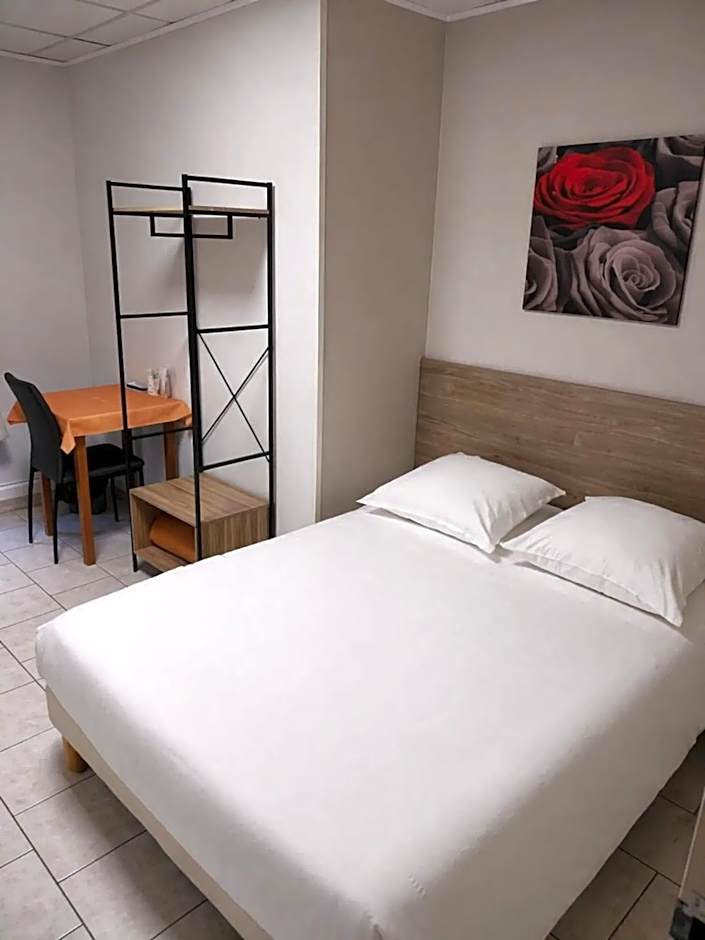 Photo 1 of 4 of Small Double Room