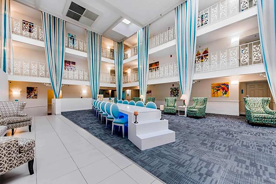 The Blu Hotel Blue Ash Cincinnati, an Ascend Collection Hotel