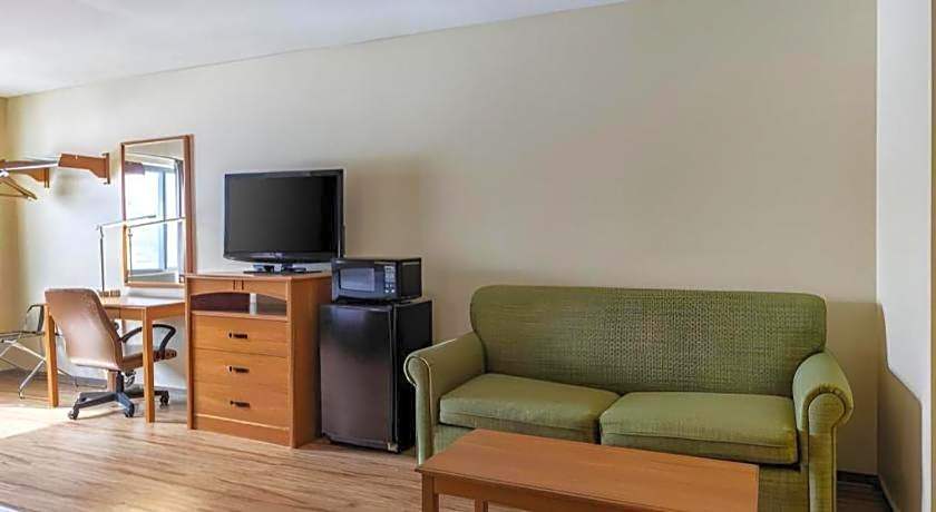 Econo Lodge Ithaca Airport 