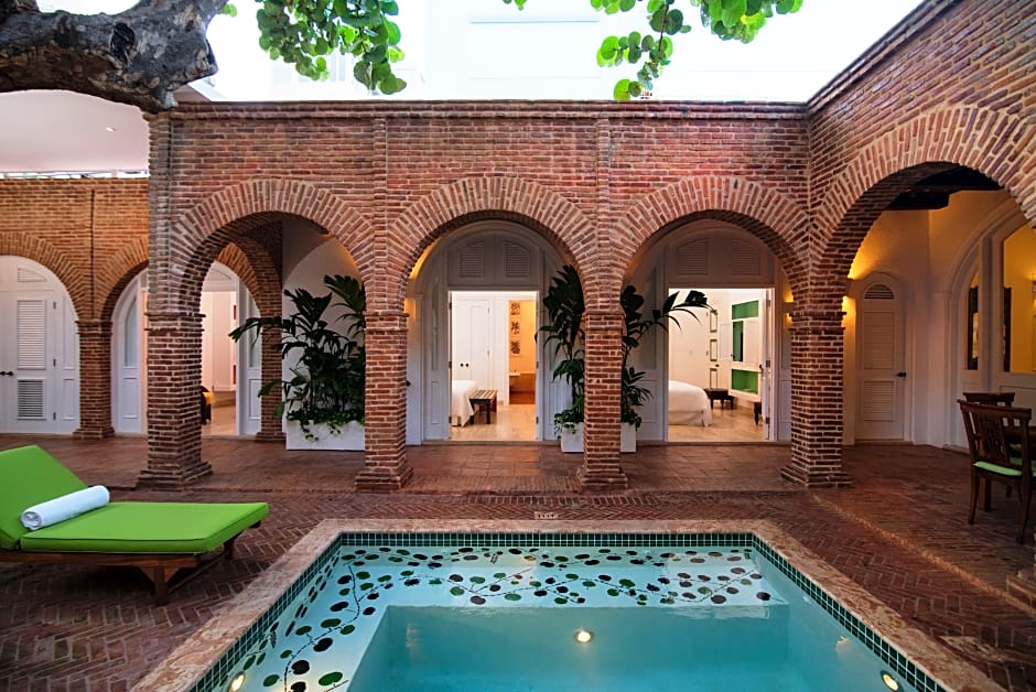 Casas del XVI Boutique Hotel