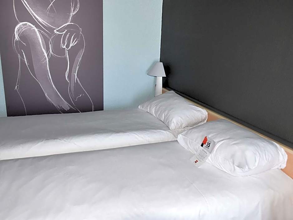 ibis Rochefort
