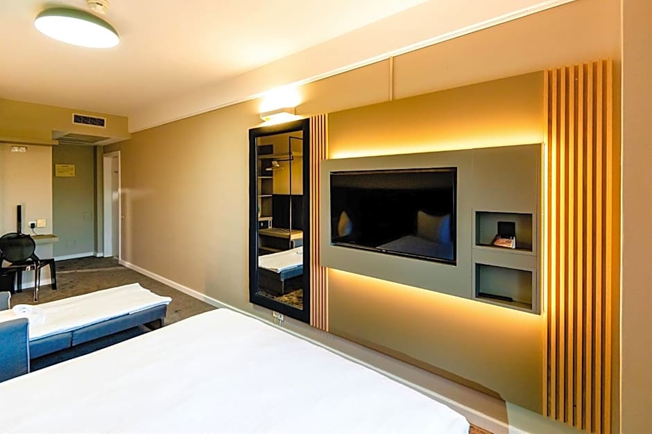 Business Hotel Conference Center & Spa