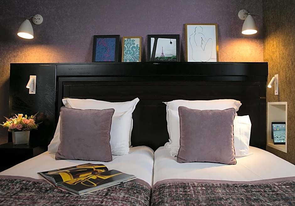 Hotel de Neuville Arc de Triomphe