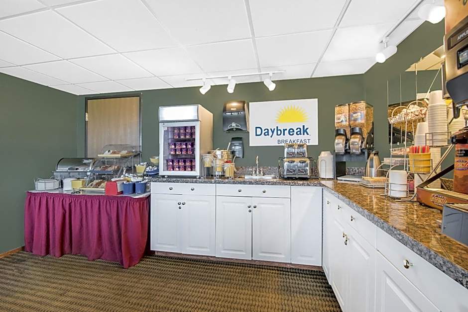 Days Inn by Wyndham Mitchell SD