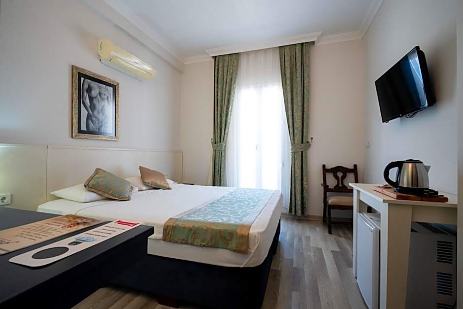 Artemis Hotel