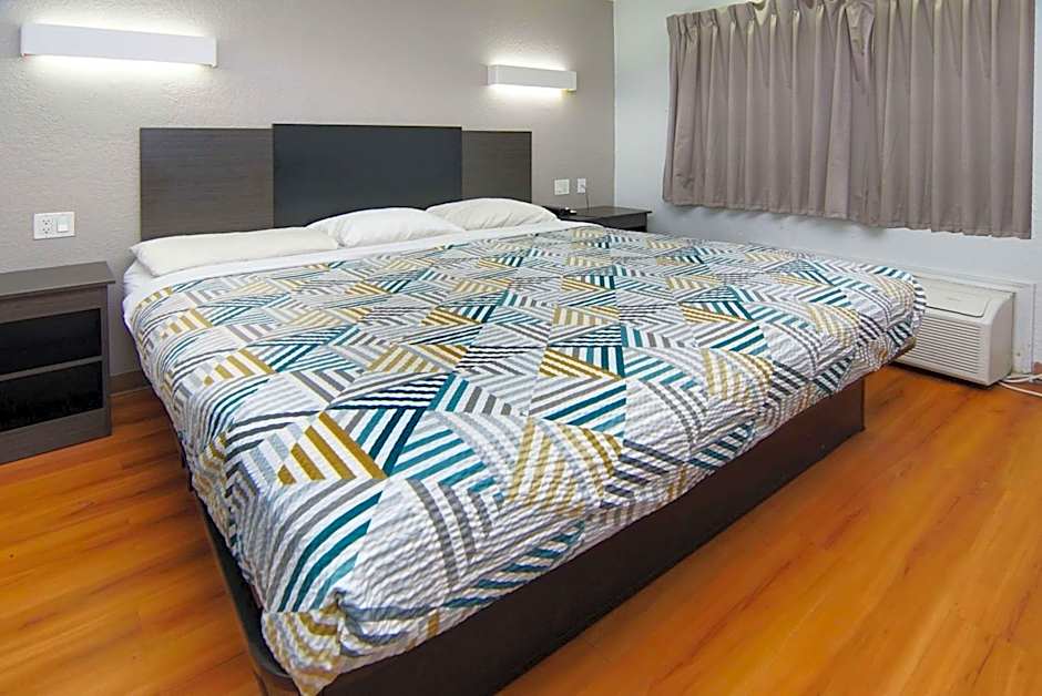 Motel 6-Red Oak, TX - Dallas