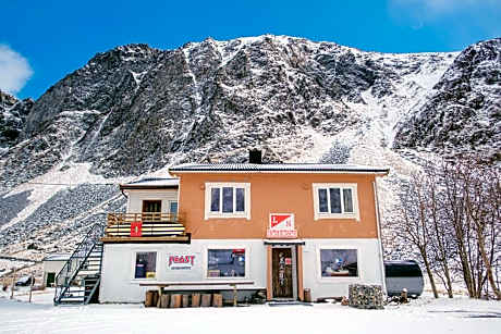 Unstad Surfpacker Hostel