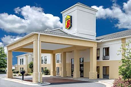 Super 8 by Wyndham Clemmons/Bermuda Run/Winston-Salem I-40