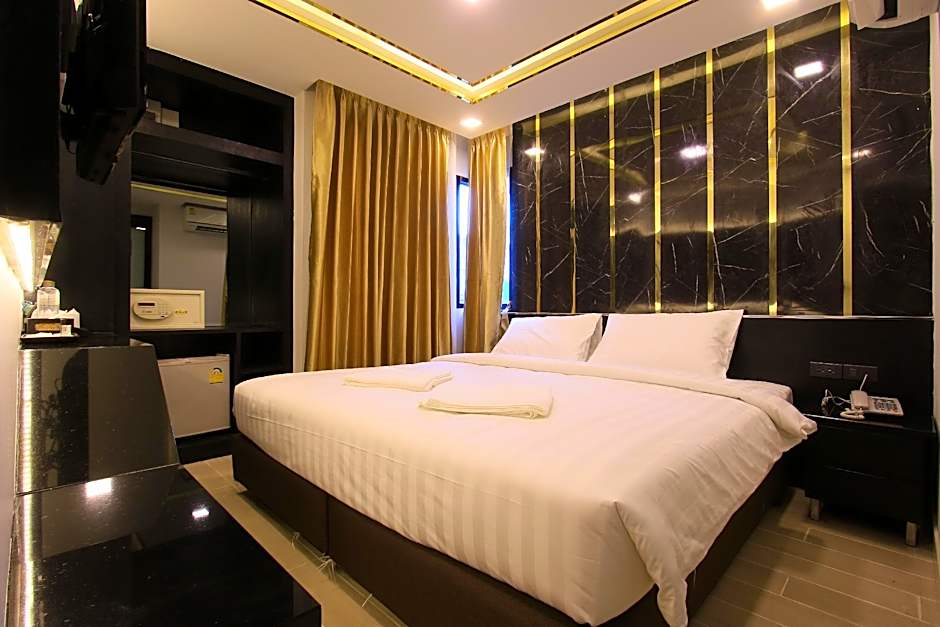 Pratunam Atrium Hotel