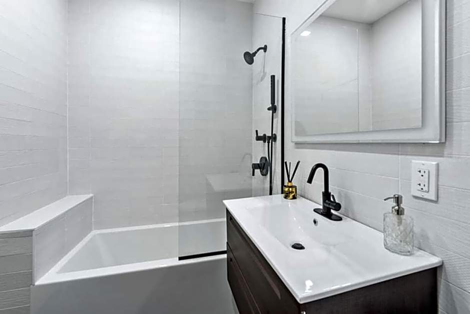 Top Notch 2 Bedroom Minutes From Central Park