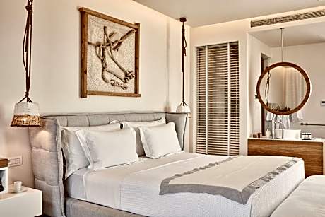 Sea View Suite with Outdoor Hot Tub