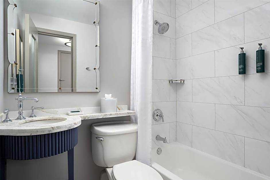 Hilton Orrington / Evanston