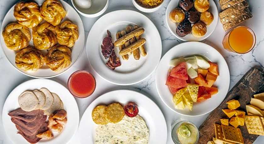 DoubleTree by Hilton Gurugram Baani Square