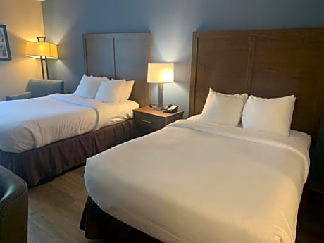 2 Double Beds, 1 Room Suite, Kitchen, Nonsmoking