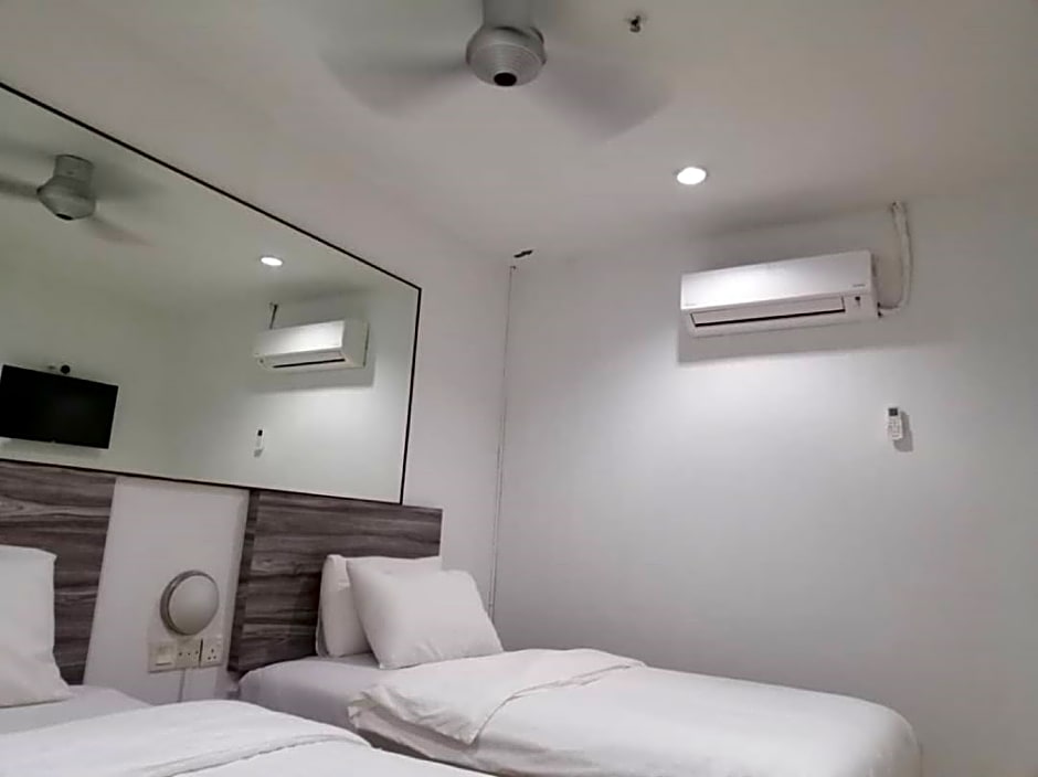 Tropical Hotel Kota Damansara