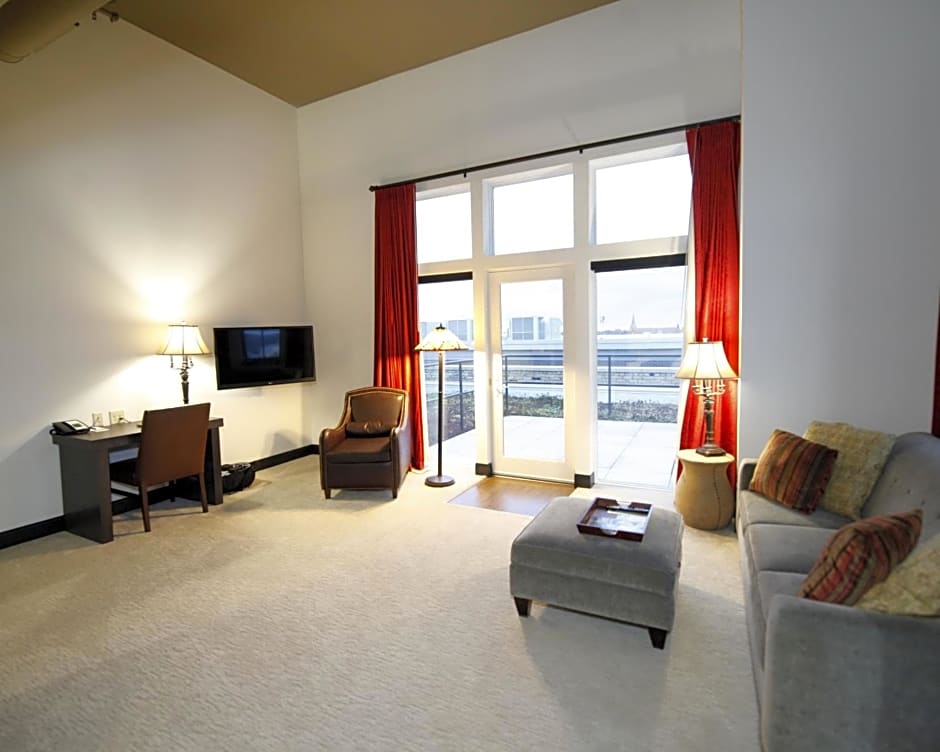 Brewhouse Inn and Suites