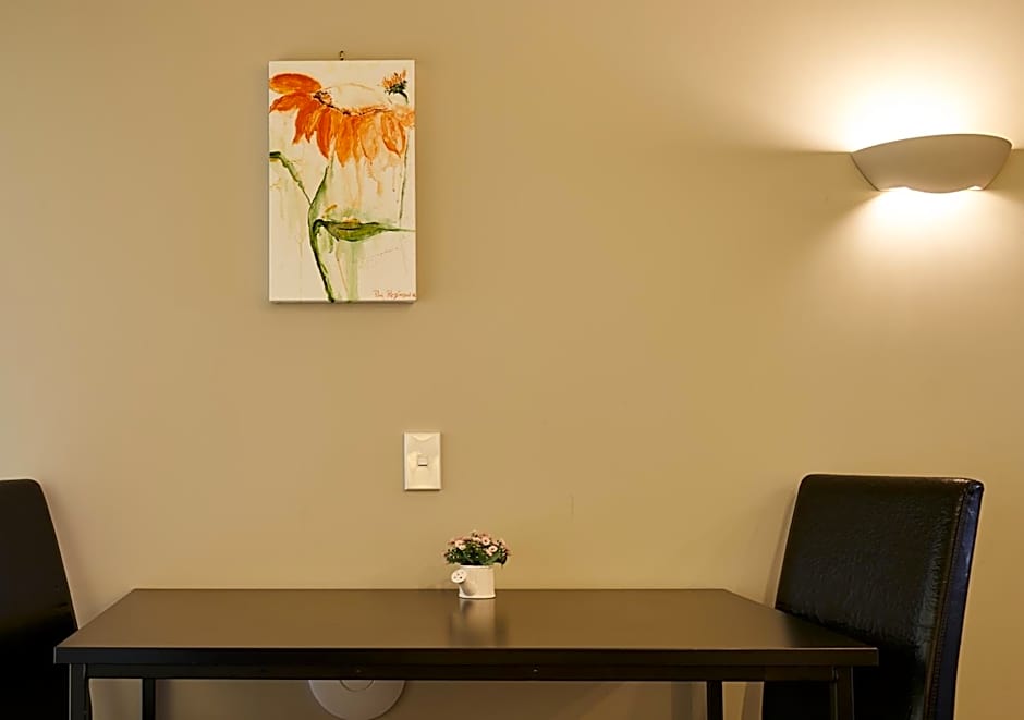 Azena Suites & Apartment