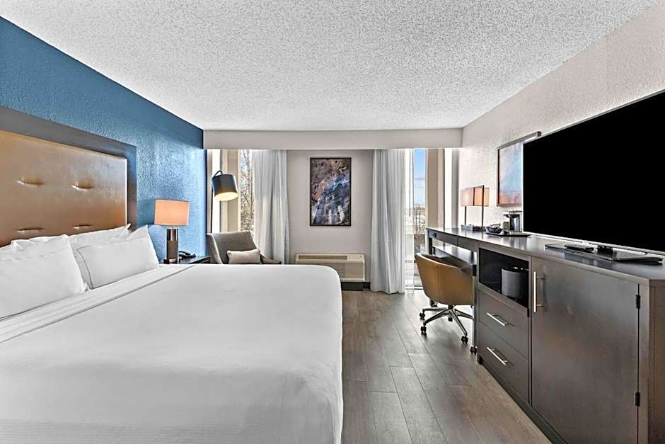 DoubleTree by Hilton Raleigh Midtown