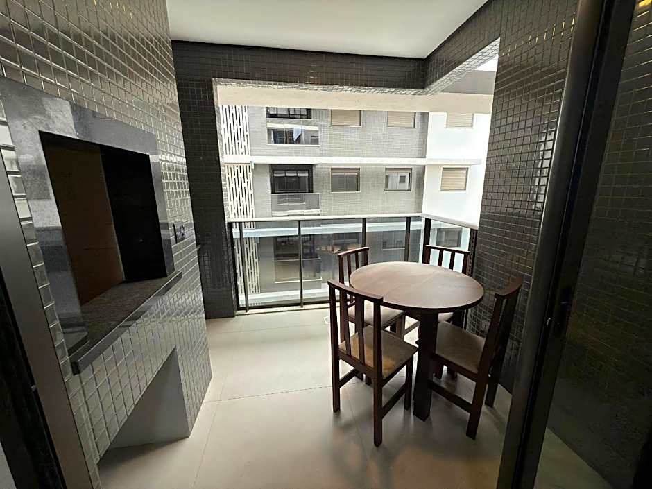 Cód 87 - Apartamento a 150 metros do mar!