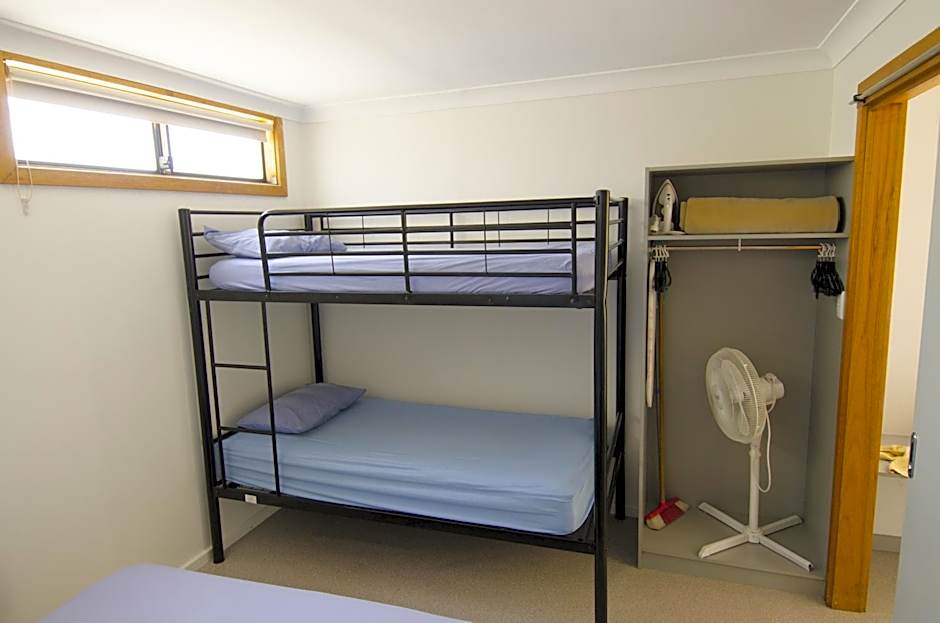 Lakeside Tourist Park