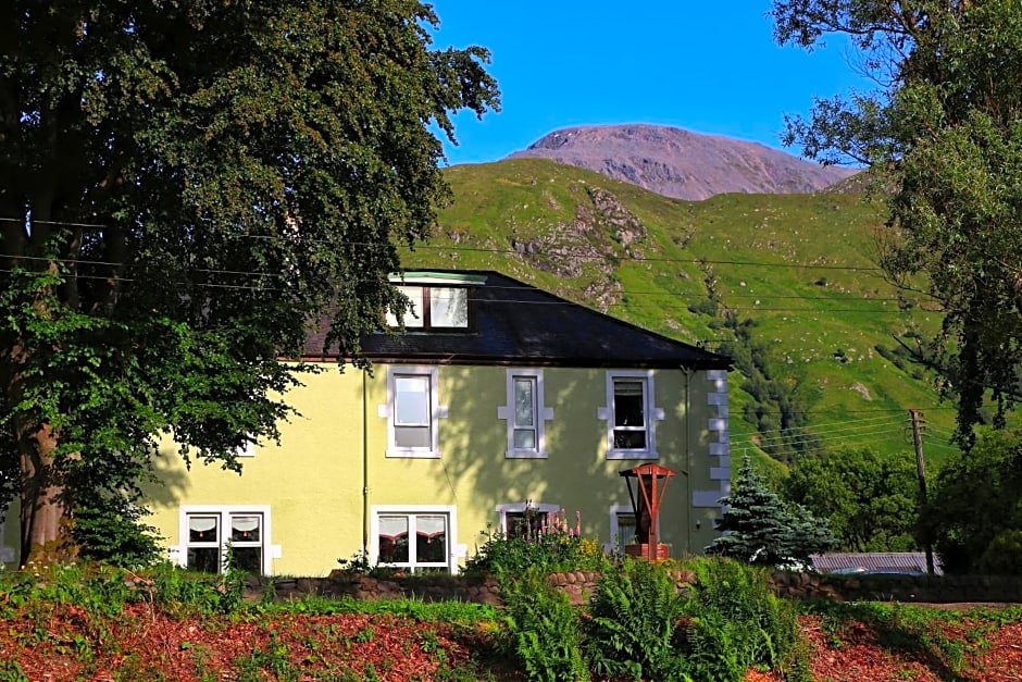 Inverlochy Villas (Adults Only)
