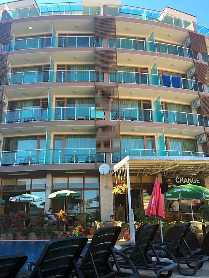 Briz Beach Apartments