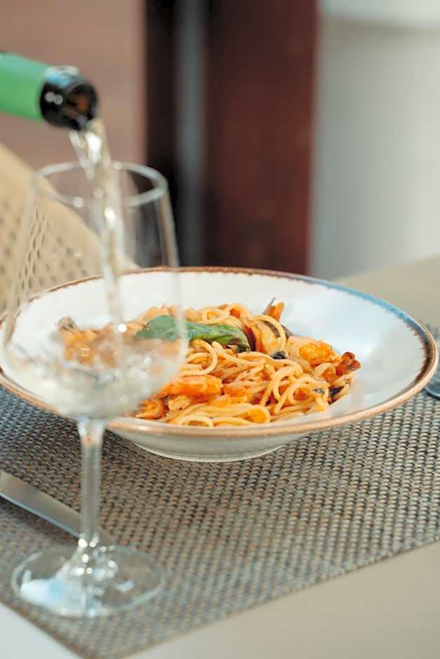 Apartamentos Honorio - Pool and Garden