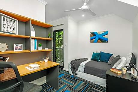 Single Room with Private Bathroom