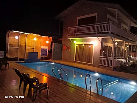 Sea Shell Beach Cottages & Suites