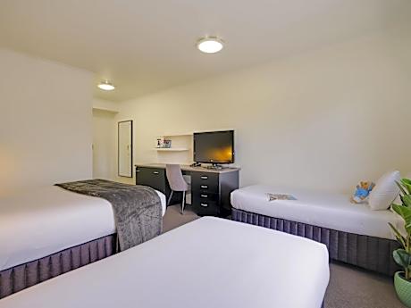 Superior Room with Queen and Twin Beds
