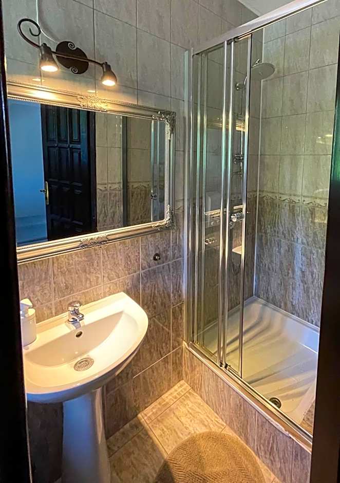 Dworek Złoty Róg Hotel i Restauracja