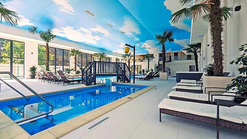 Complex Parc Pini Moinesti