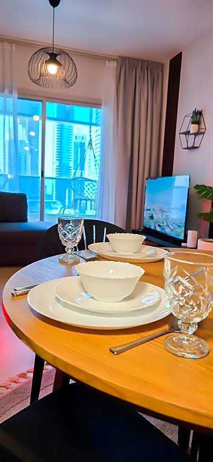 Spacious Apartment Marina View