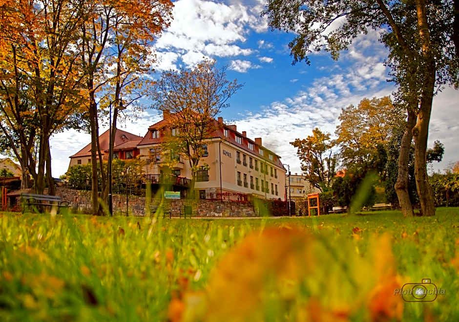 Hotel i Restauracja "Pod Orłem"