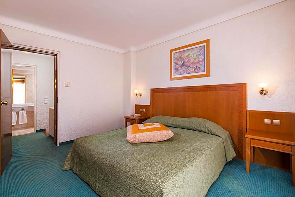 Junior Suite with Mountain View — 4 fotoğraftan 1. fotoğraf