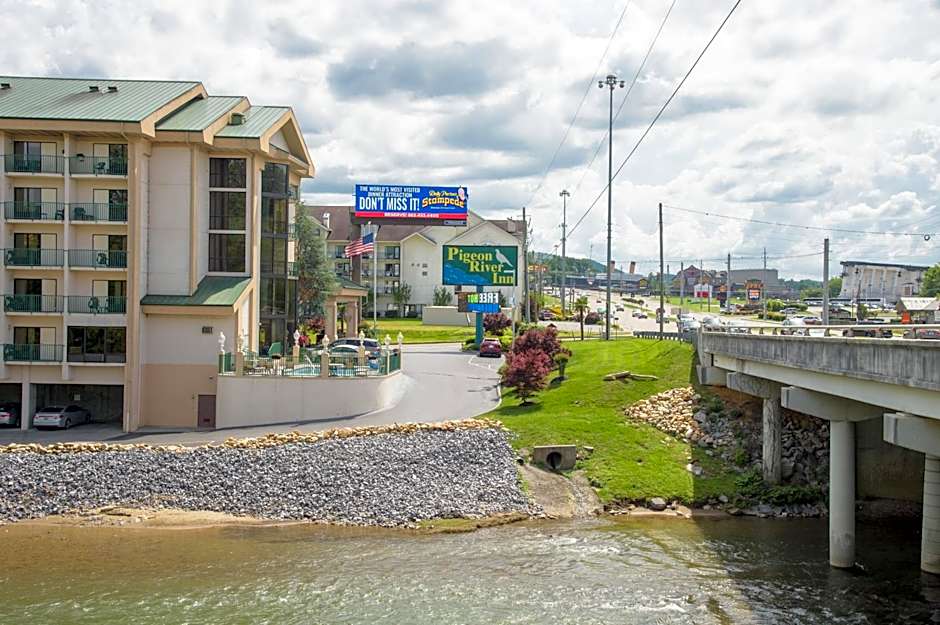 Pigeon River Inn