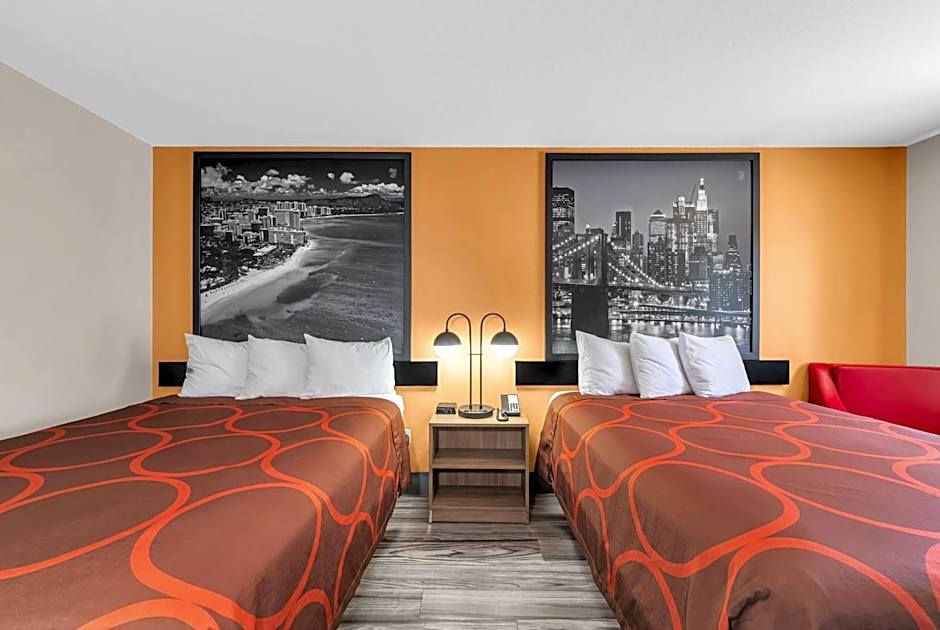 Super 8 by Wyndham Siloam Springs