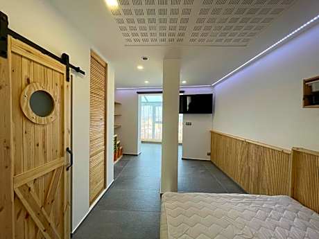 4 Bedroom Maisonette