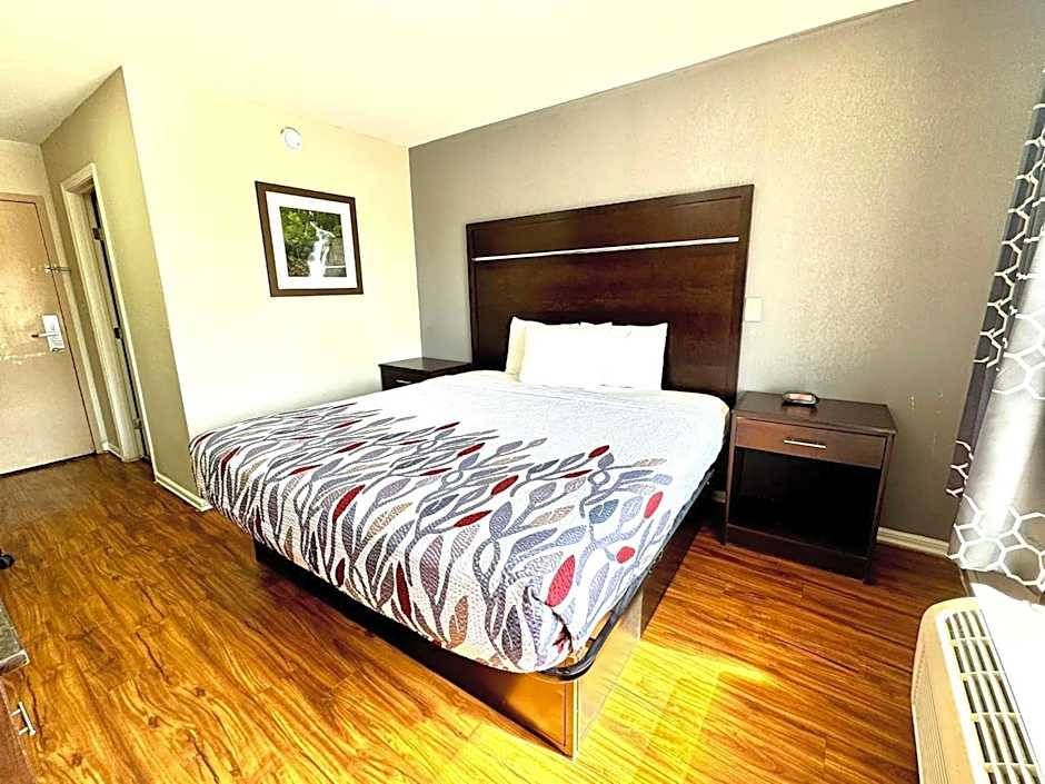 Americas Best Value Inn Tulsa at I-44