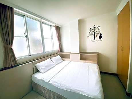 Standard Single Room with Window