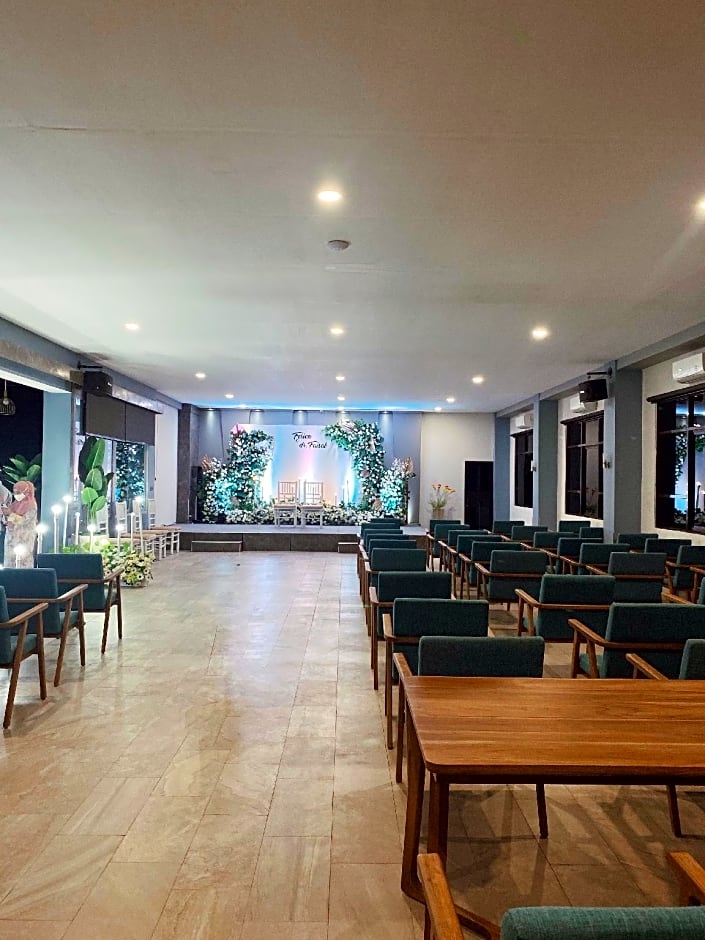 Paradise by CaLia Tarakan