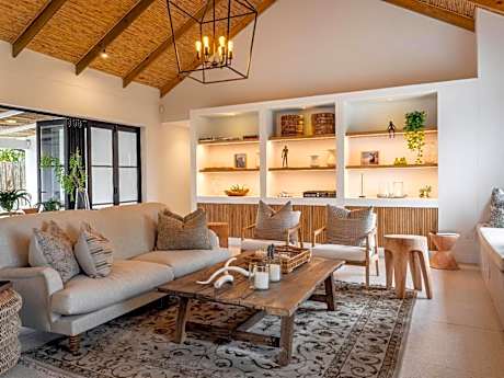 Crags Country Lodge