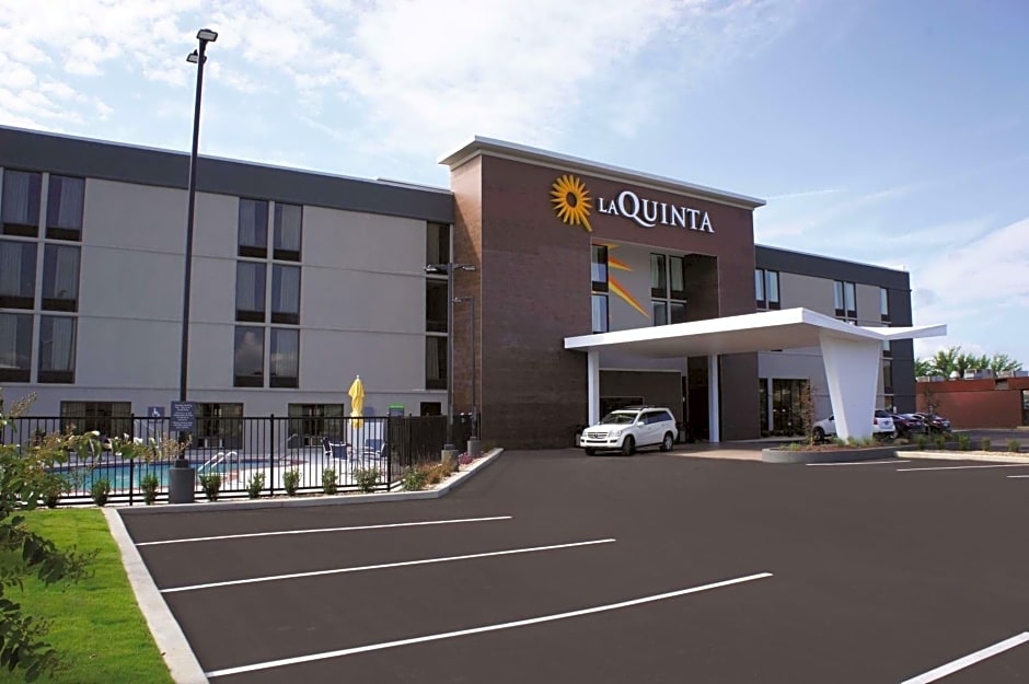 La Quinta Inn & Suites by Wyndham Columbus