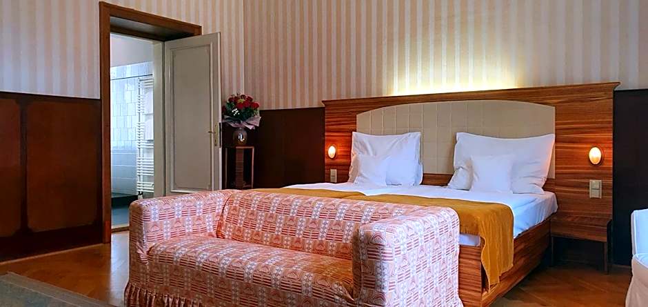 Photo 1 of 3 of Deluxe 1 Double Bed or 2 Beds, Jetted Tub